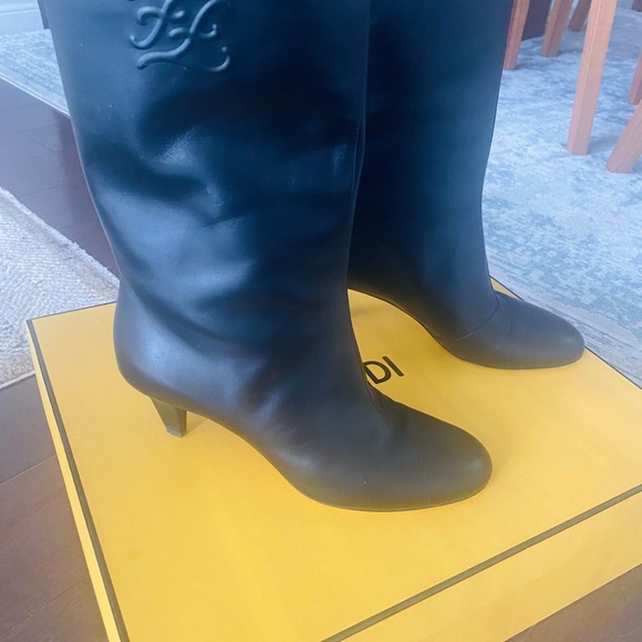 FENDI leather boots - Picture 3 of 9